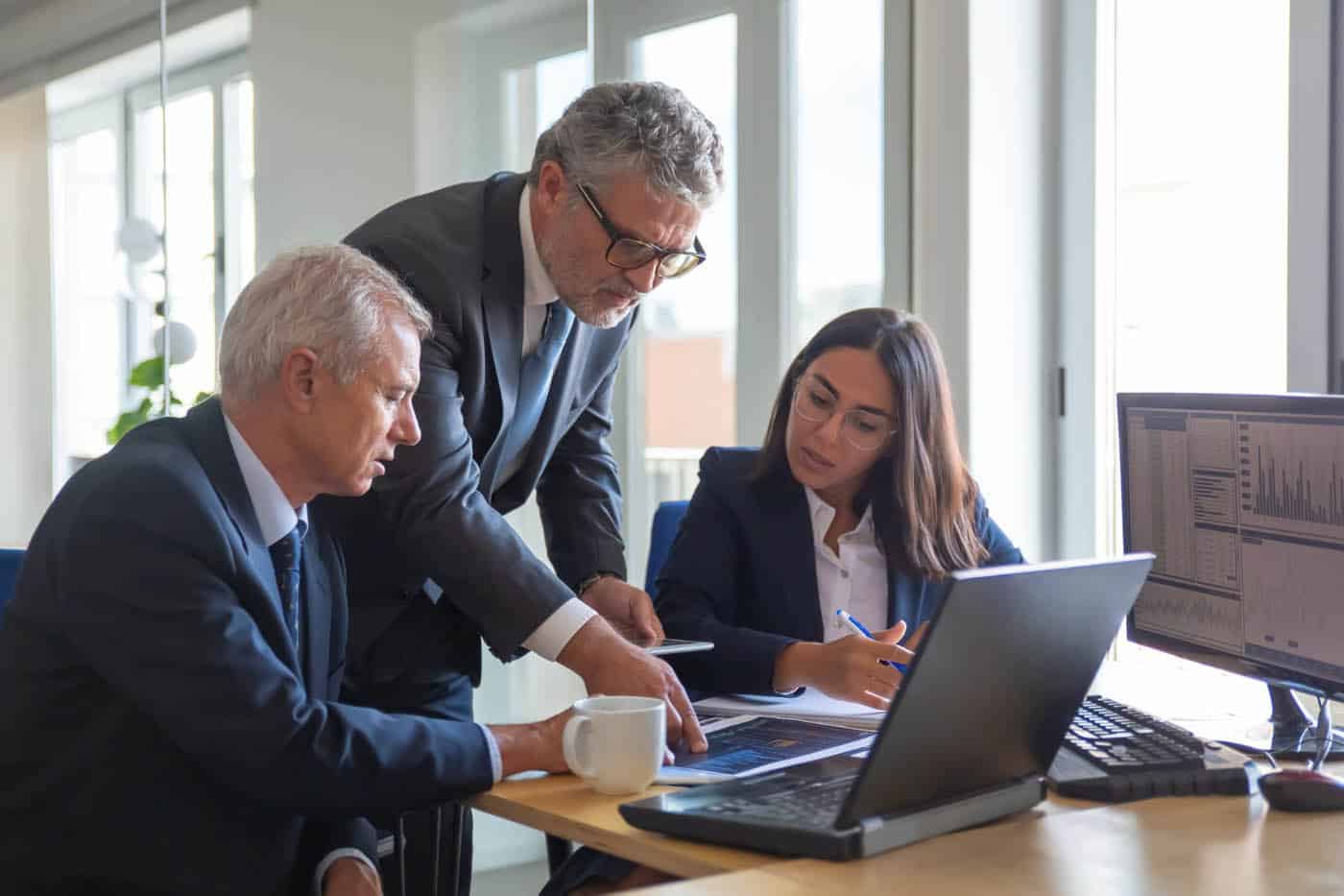 asesores fiscales trabajando